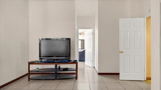 704 Garner Avenue, Salinas CA: https://media.crmls.org/mediaz/800d883e-dbe3-441a-9643-14b29dbf9857.jpg
