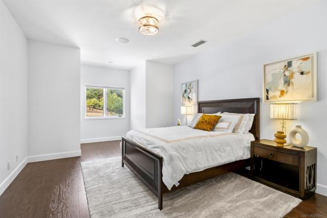 17941 Vista Lomas Dr, Poway CA: https://media.crmls.org/mediaz/800db4b1-b264-4dc9-9399-43227131ace3.jpg