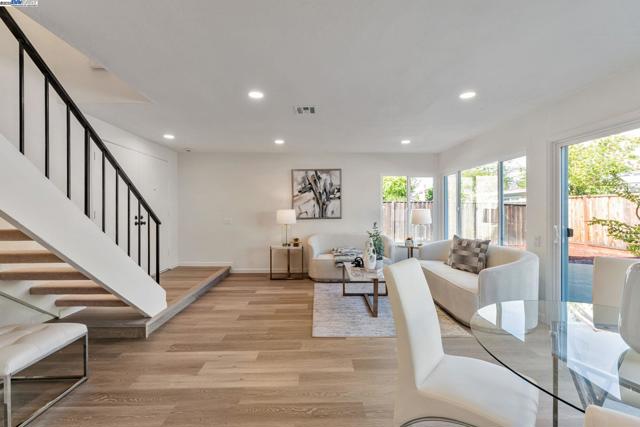 3856 Jacana Lake Ct, Fremont CA: https://media.crmls.org/mediaz/800dbdd9-c6e8-4dc9-b3ad-a1c689f128d0.jpg
