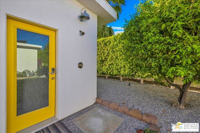 657 N Juanita Drive, Palm Springs, CA 92262
