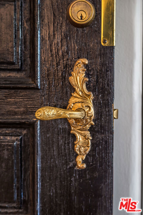 7825 Hillside Avenue, Los Angeles CA: https://media.crmls.org/mediaz/800de42c-54cf-47f1-be29-058a48686bf0.jpg