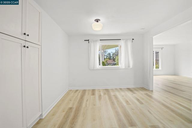 742 La Paloma Rd, El Sobrante CA: https://media.crmls.org/mediaz/800de46b-3abc-4f4c-8bea-4620cde78a77.jpg