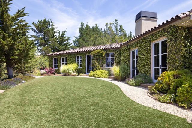 3200 Red Wolf Drive, Carmel CA: https://media.crmls.org/mediaz/800decf4-b8a4-449d-9287-2a1f214c8db0.jpg