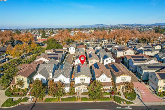 328 C St, Hayward CA: https://media.crmls.org/mediaz/800e712d-8a86-4462-92a0-61ceff17aa64.jpg