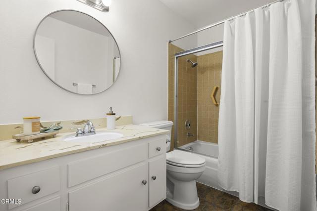 8699 Roswell Street, Ventura CA: https://media.crmls.org/mediaz/800ed3d1-a4ff-48d4-8331-3df22a32af1b.jpg