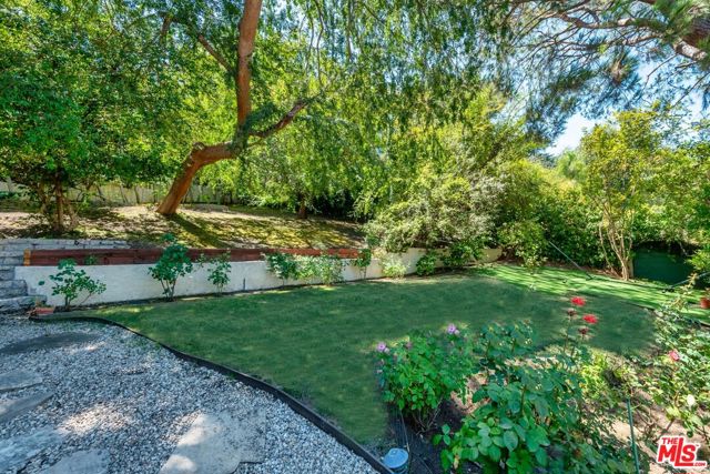 17040 Rancho Street, Encino CA: https://media.crmls.org/mediaz/800ff90b-16c6-4088-a1b3-8b6dd5ef73aa.jpg