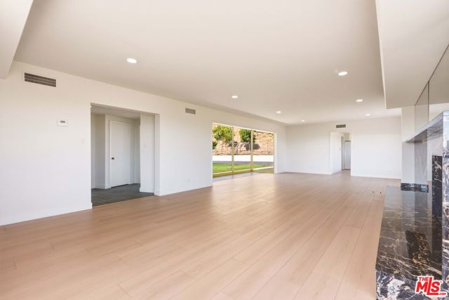 1682 Larco Way photo 12