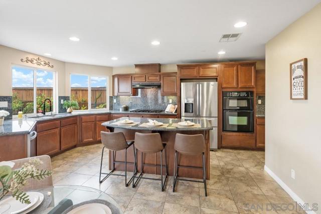 1616 Pegasus Way, San Marcos CA: https://media.crmls.org/mediaz/801143f3-f875-429b-8458-a90de6e80aac.jpg