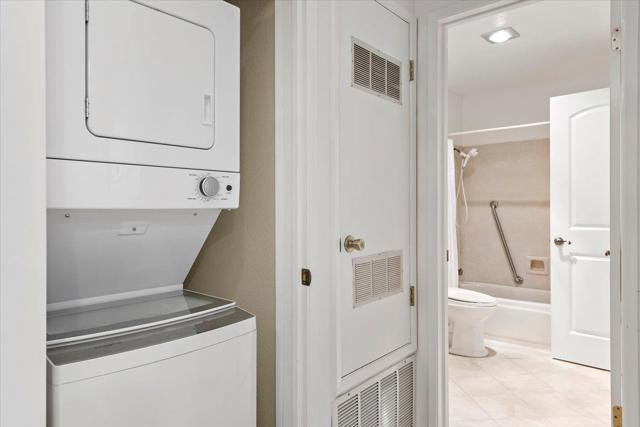 840 Sea Spray Lane, Foster City CA: https://media.crmls.org/mediaz/801197f2-fe9e-4ea6-8731-b35f5c4c64e6.jpg