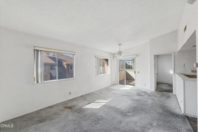 Detail Gallery Image 3 of 24 For 4651 Alamo St #F,  Simi Valley,  CA 93063 - 2 Beds | 2 Baths