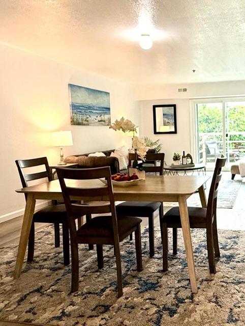 900 Hillside Boulevard, Daly City CA: https://media.crmls.org/mediaz/8011a68d-e13d-42ac-8386-33dfa3c0e6d3.jpg