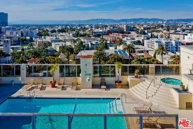 421 S La Fayette Park Place, Los Angeles CA: https://media.crmls.org/mediaz/80120b9b-6866-41d6-b677-b07964761e66.jpg
