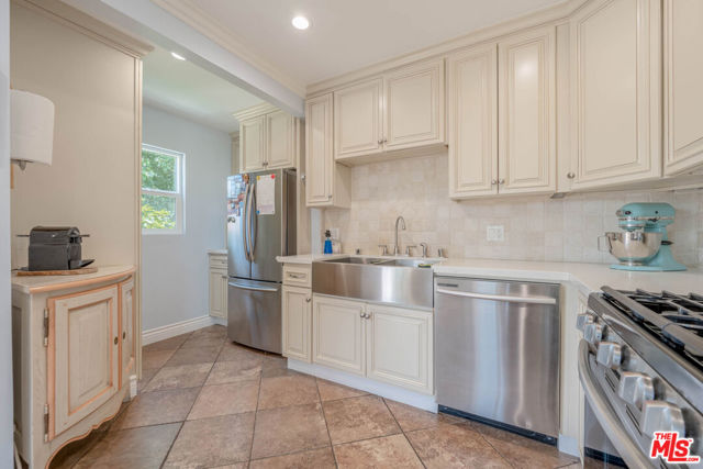 6245 BELLAIRE Avenue photo 7