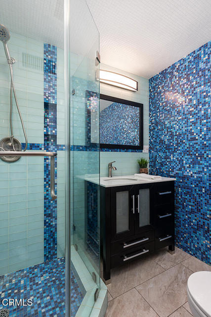 Detail Gallery Image 13 of 52 For 1038 Oban Dr, Los Angeles,  CA 90065 - 4 Beds | 3 Baths