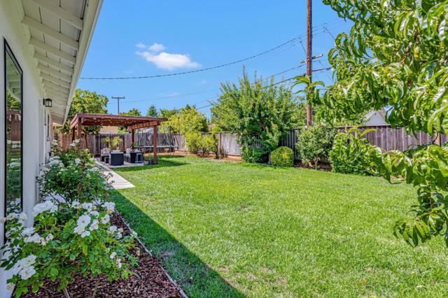 1425 Franchere Place, Sunnyvale CA: https://media.crmls.org/mediaz/8013daf3-7525-403a-8adf-fb9a7cc32805.jpg