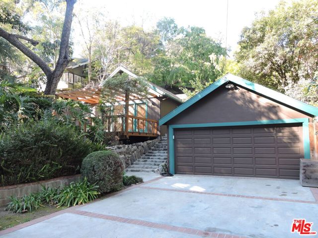8227 Lookout Mountain Ave, Los Angeles, CA 90046