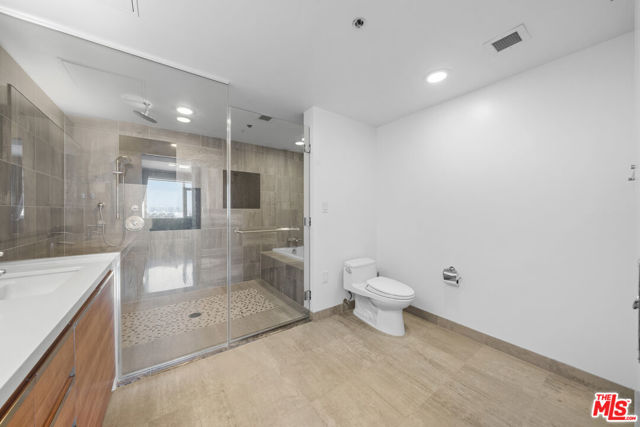 3785 Wilshire Boulevard, Los Angeles CA: https://media.crmls.org/mediaz/8014848a-846f-4ab4-bef0-e6795117eb25.jpg