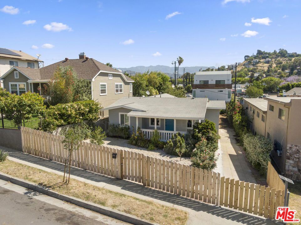 Sold 2683 Moss Avenue, Los Angeles, CA 90065 3 Beds / 2 Full Baths