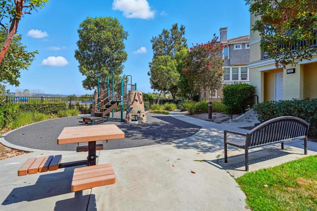 Detail Gallery Image 21 of 23 For 1569 Hackberry Pl, Chula Vista,  CA 91915 - 4 Beds | 4 Baths