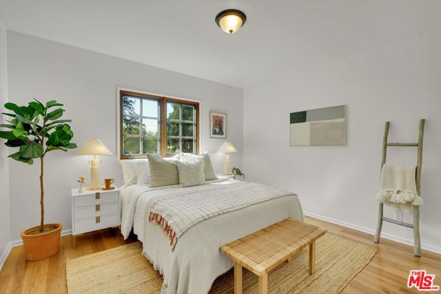 4300 Laurelgrove Avenue, Studio City CA: https://media.crmls.org/mediaz/8015b59e-cfd1-4d51-b0b4-9cd3a27ac2f9.jpg