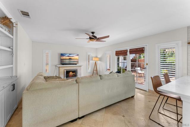 925 Moody Dr, Escondido CA: https://media.crmls.org/mediaz/80160c52-efaf-49c9-a98c-9d5d7e60f38b.jpg