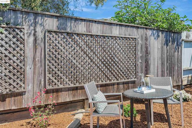 906 Carmel Ave, Albany CA: https://media.crmls.org/mediaz/801675fc-eb03-4fa1-a917-69b0ea7c14e0.jpg