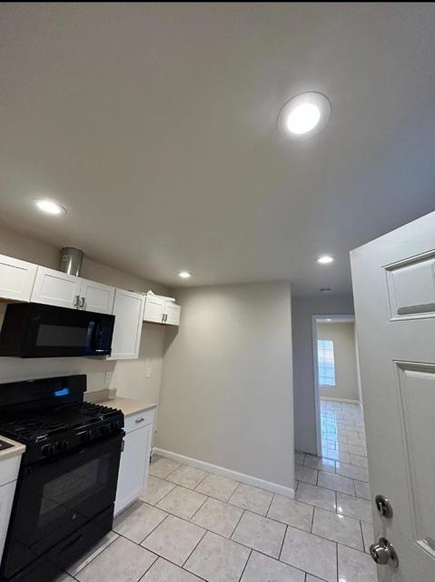 1238 Granada Avenue, Salinas CA: https://media.crmls.org/mediaz/8016761d-4cee-43e9-861e-5469410b9a4d.jpg
