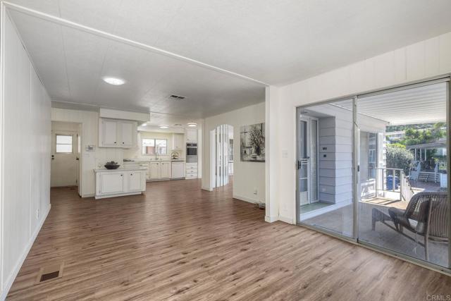 Detail Gallery Image 4 of 31 For 2130 Sunset Dr #134,  Vista,  CA 92081 - 2 Beds | 2 Baths