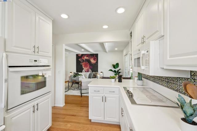 124 MARSHA PLACE, Lafayette CA: https://media.crmls.org/mediaz/8017620a-381d-4eec-aa21-35c89abb4daf.jpg