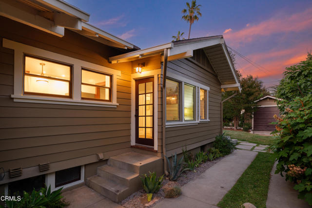 1036 N Chester Avenue, Pasadena CA: https://media.crmls.org/mediaz/8017a946-937b-4a10-aac8-22b9bc4f6f29.jpg