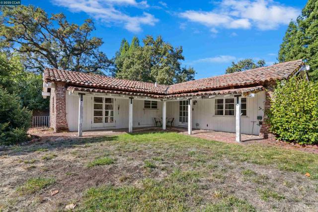 2339 Tice Valley Blvd, Walnut Creek CA: https://media.crmls.org/mediaz/8017d315-1ff3-47c5-acc1-7d65d332cc41.jpg