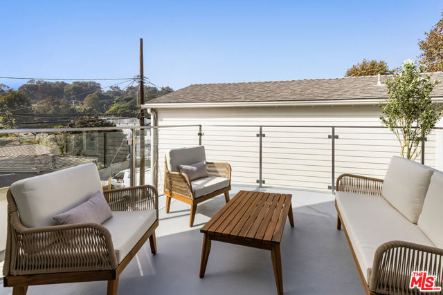 Drew Fenton | 257 Entrada Drive Santa Monica CA | MLS: 7501252 Drew Fenton | 257 Entrada Drive Santa Monica CA | MLS: 7501252
