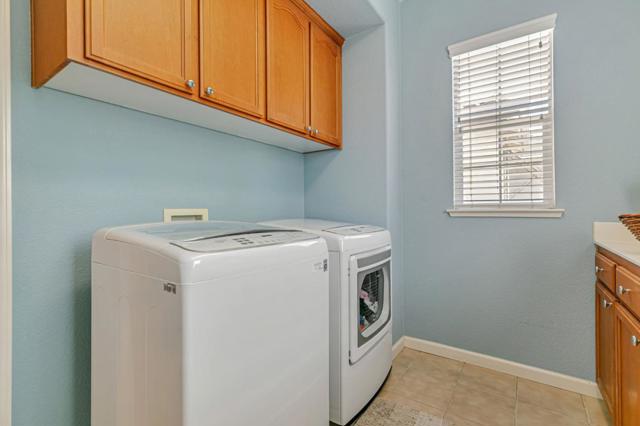 4224 Indigo Oak Court, San Jose CA: https://media.crmls.org/mediaz/8018aaab-aa9a-48b0-9d88-7cb53e18e608.jpg