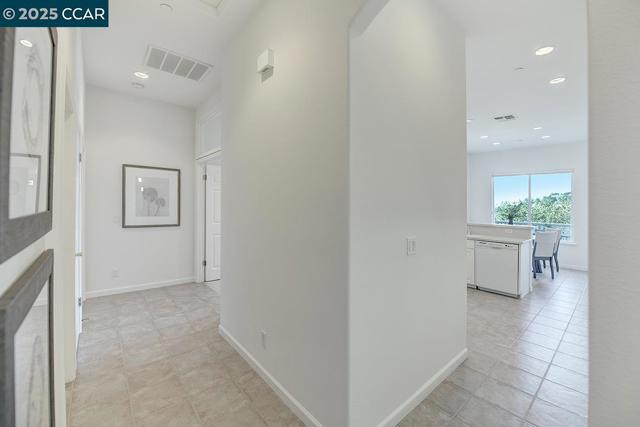 2916 Saklan Indian Dr, Walnut Creek CA: https://media.crmls.org/mediaz/801926c0-49c8-4b0d-b4ff-eb1b49692069.jpg