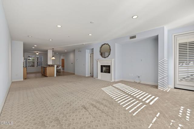 1423 Windshore Way, Oxnard CA: https://media.crmls.org/mediaz/80196b37-9772-429c-87ec-a0efd41bf60a.jpg