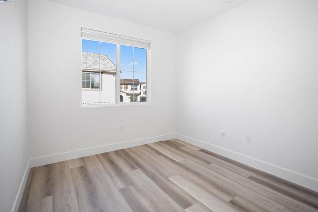 251 E Wrigleys Ave, Mountain House CA: https://media.crmls.org/mediaz/801a07fc-6990-40e9-8c99-9258b43b6b91.jpg