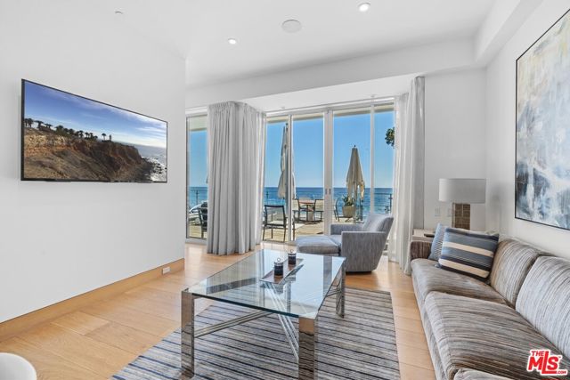 24380 Malibu Road, Malibu CA: https://media.crmls.org/mediaz/801a1d85-5aec-4542-96d2-066a13a61403.jpg