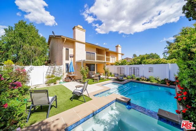 25685 Lupita Drive, Valencia CA: https://media.crmls.org/mediaz/801a205f-38c7-427b-ae89-b3bf65ef3b80.jpg