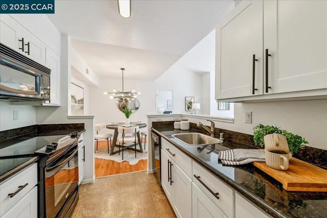 115 Reflections Dr, San Ramon CA: https://media.crmls.org/mediaz/801a25cd-029c-4a03-a7fa-161665a54883.jpg