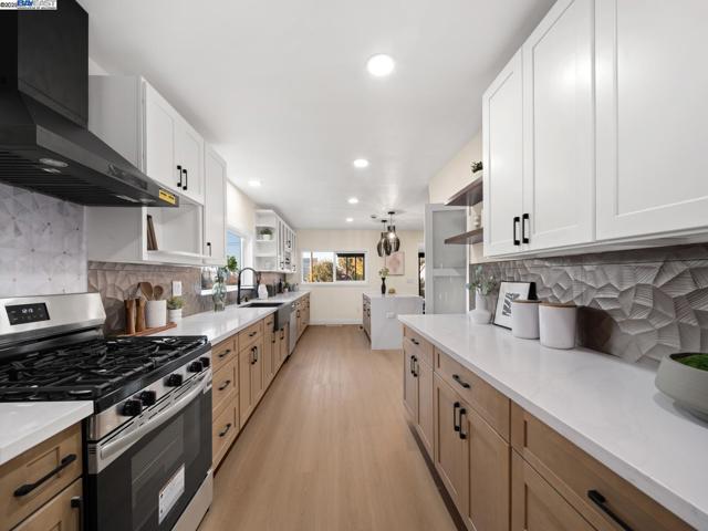 1607 Ward St, Hayward CA: https://media.crmls.org/mediaz/801a4805-eef1-4f5c-bcd3-9b49dbb40b39.jpg