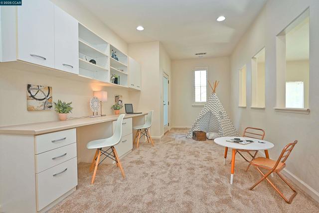 1416 Allanmere Dr, San Ramon CA: https://media.crmls.org/mediaz/801a5369-b875-47e4-8264-c394e3cd42f9.jpg