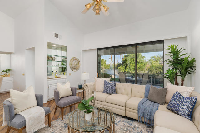 220 Green Mountain Drive, Palm Desert CA: https://media.crmls.org/mediaz/801a6cea-5d8a-4f57-a549-e9d964e0f65a.jpg