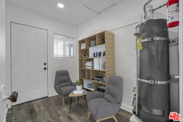 120 N Avenue 25, Los Angeles CA: https://media.crmls.org/mediaz/801b1a8b-aeea-4c2d-97bd-a965ce3eaf38.jpg