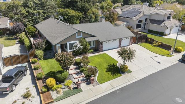 368 Beverly St, Livermore CA: https://media.crmls.org/mediaz/801bc5e8-66fe-47d0-b72f-503ebf85c129.jpg