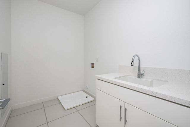 928 Galaxy Drive, Palm Springs CA: https://media.crmls.org/mediaz/801bc6cb-2e6f-4e07-8c82-2e43444f9ef2.jpg