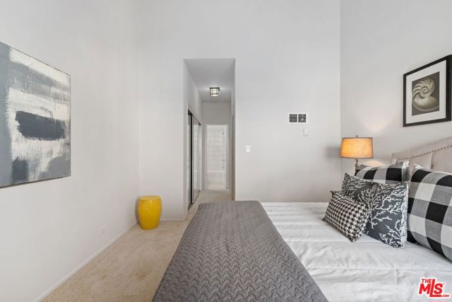 1440 Veteran Avenue, Los Angeles CA: https://media.crmls.org/mediaz/801c3884-e1c5-40c8-8a9f-87a2a4fe384c.jpg