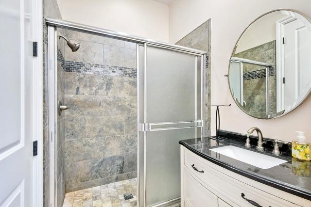 Detail Gallery Image 33 of 71 For 2507 Walinca Way, Vista,  CA 92084 - 4 Beds | 4 Baths