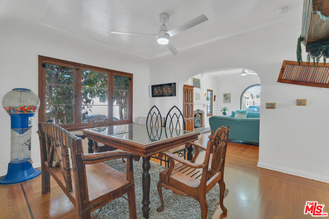 4183 6th Avenue, Los Angeles CA: https://media.crmls.org/mediaz/801d7a0b-9824-4f82-8728-1dd9a9e777ff.jpg