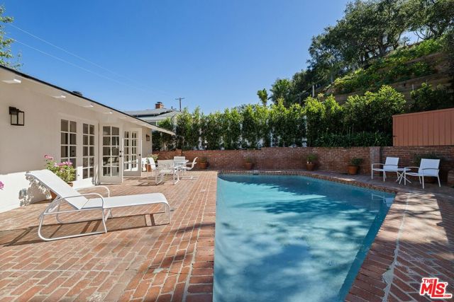864 Bienveneda Avenue photo 8