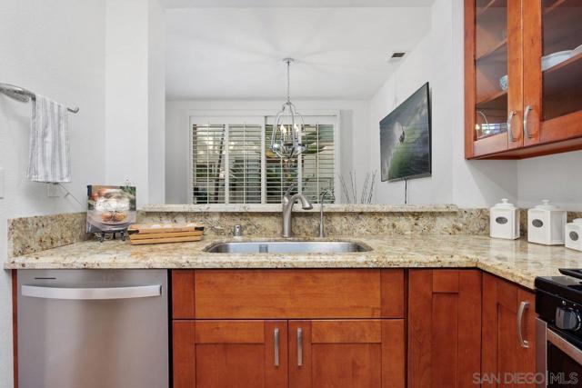 3965 Via Holgura, San Diego CA: https://media.crmls.org/mediaz/801dacf5-3174-4ea3-8098-40af59e1d7d1.jpg